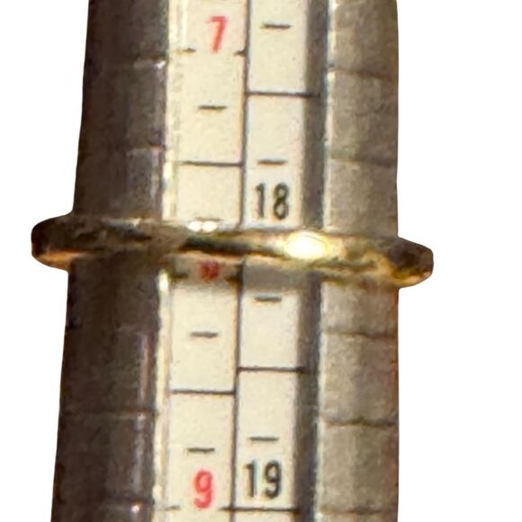 Elegant Sterling Silver Gold plated Ring with light purple Stone - Picture 4 of 7